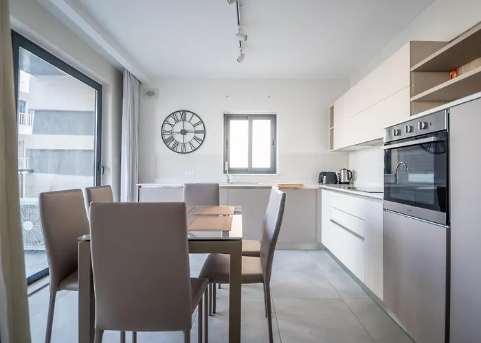 Seabreeze Luxury Apartment